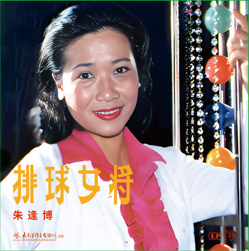 厨房脱岳裙子从后面挺进去
